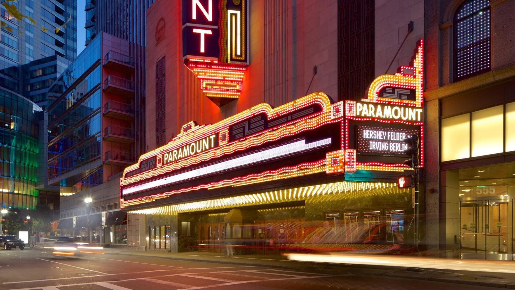 Apartment 1br In The Heart Of Downtown Famous Nightlife Theater District With Bed Full Of Promises Td Garden Common Park Mbta Boston